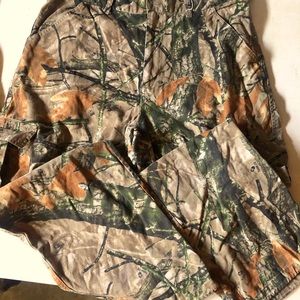 Outfitter’s Ridge camo pants. Men’s size large.